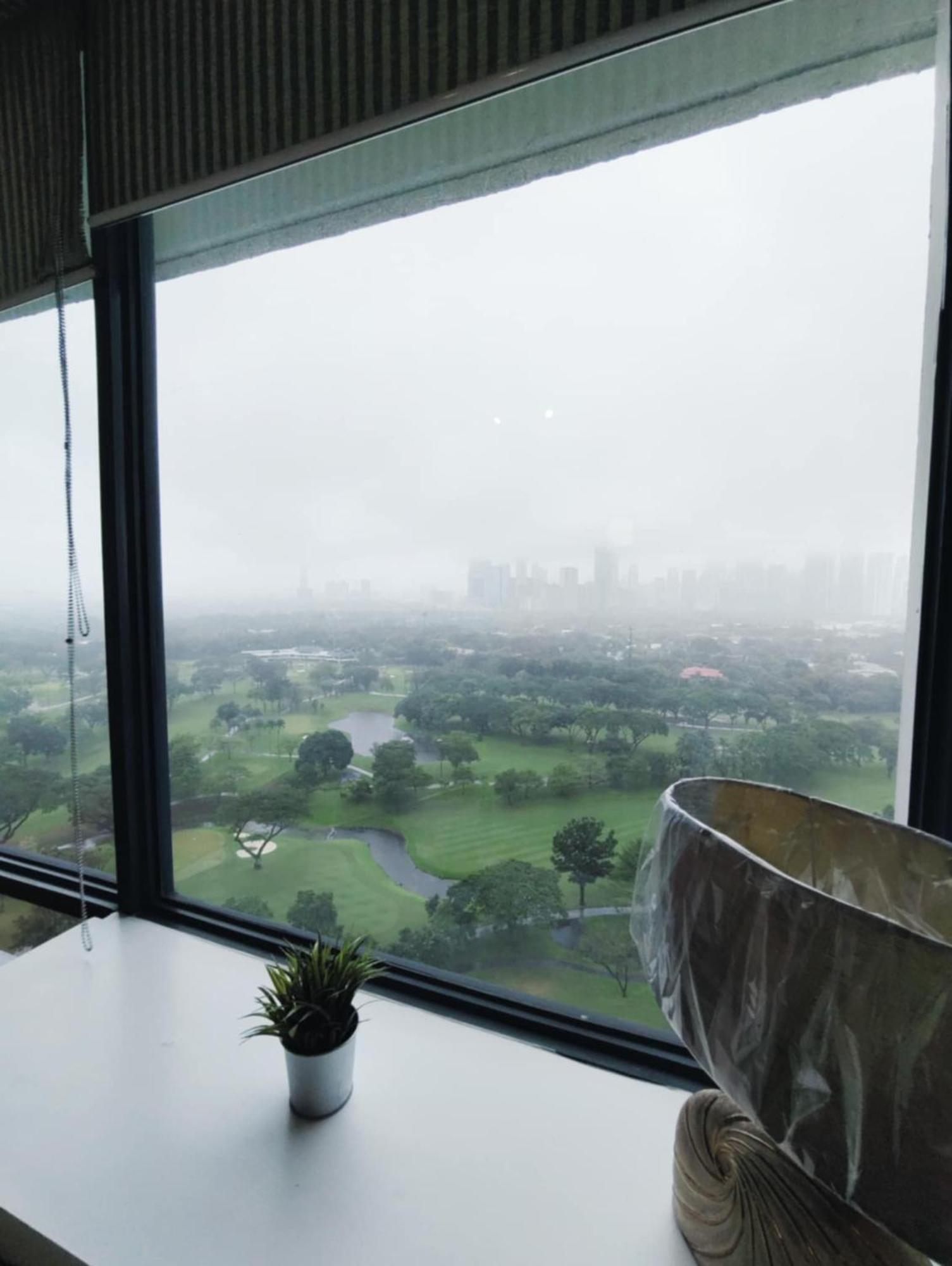 Bellagio One Bedrroom Bgc Burgos Circle By Christine Suites Ph Taguig Exterior photo