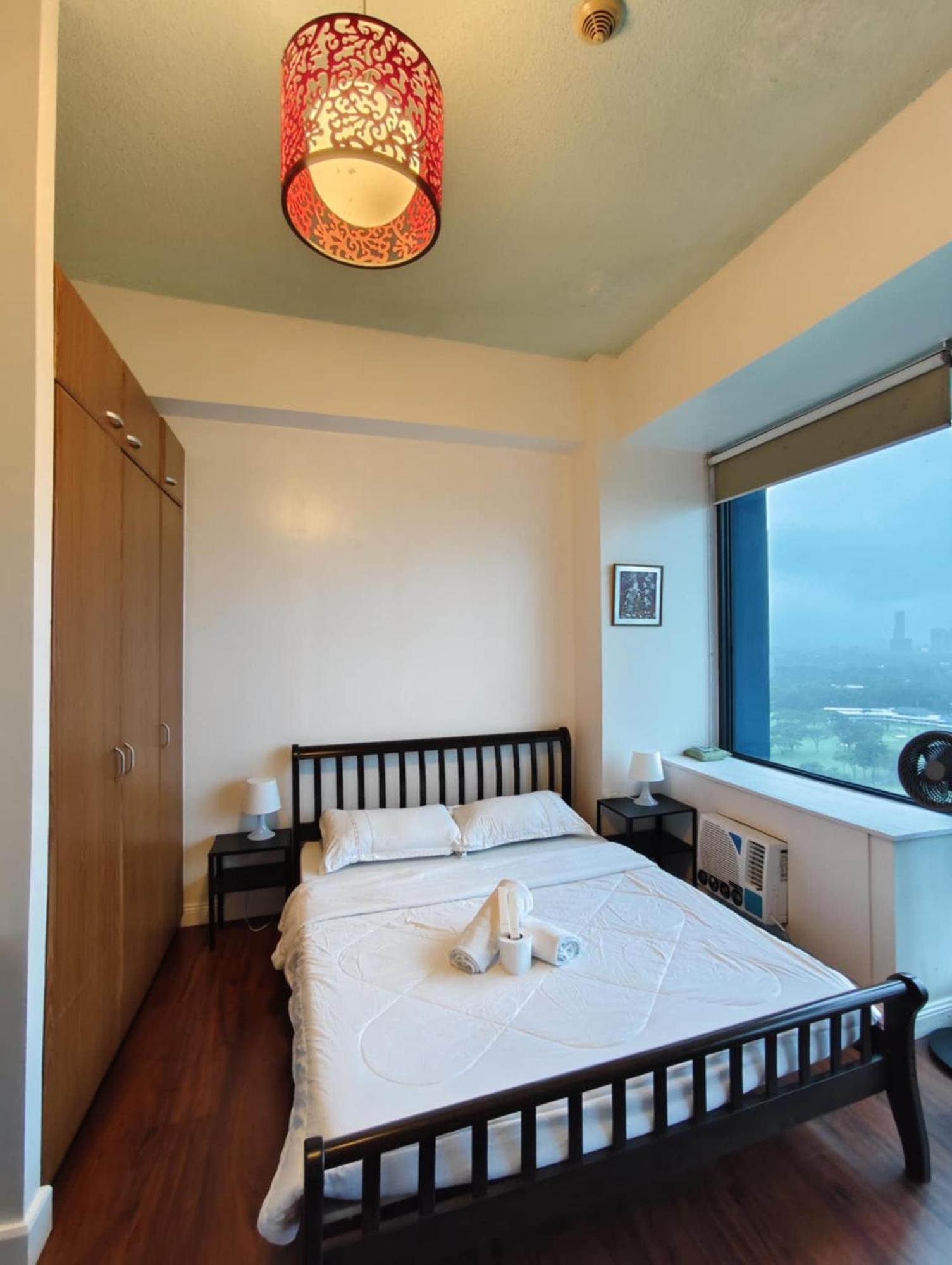 Bellagio One Bedrroom Bgc Burgos Circle By Christine Suites Ph Taguig Exterior photo