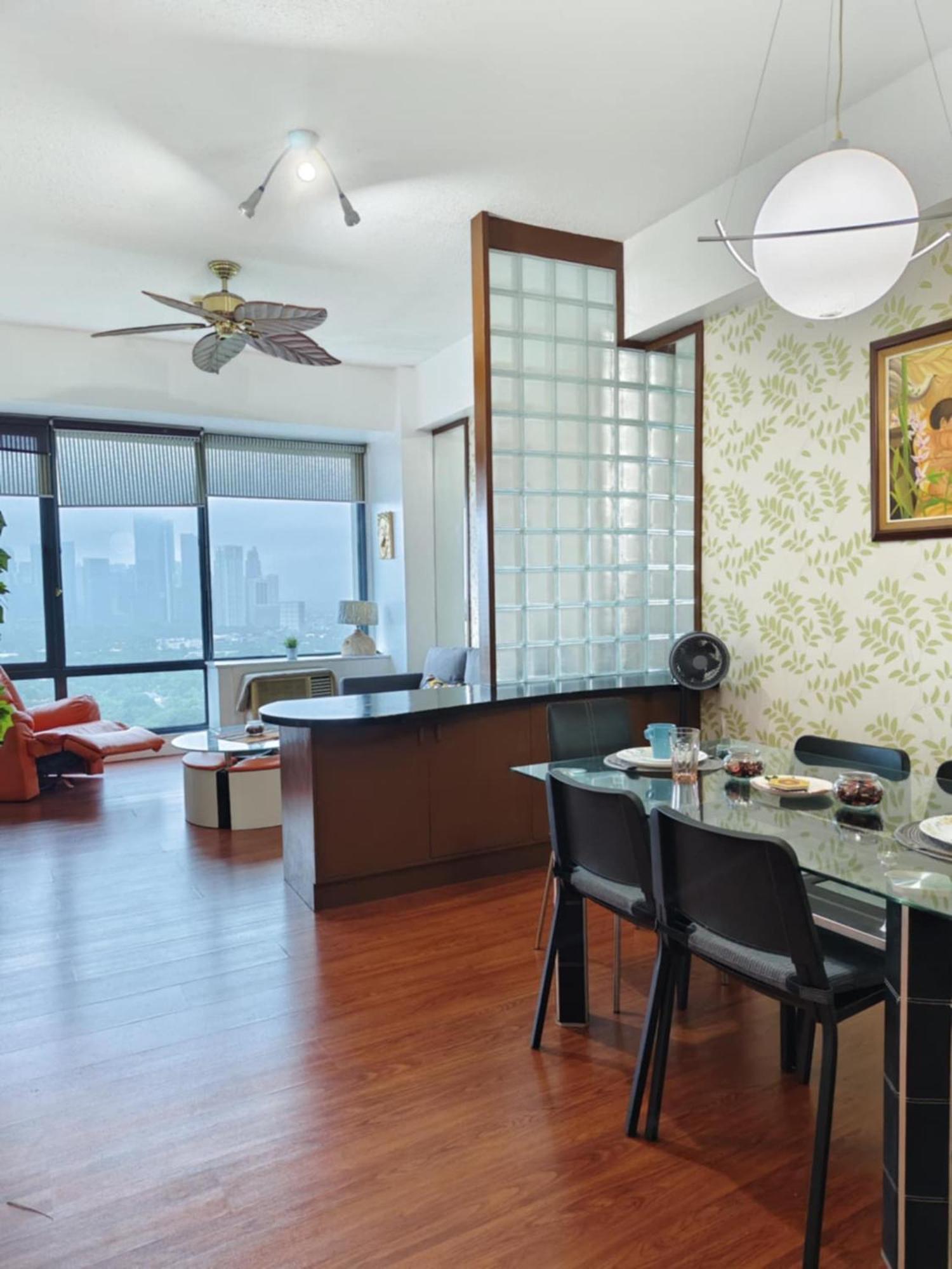 Bellagio One Bedrroom Bgc Burgos Circle By Christine Suites Ph Taguig Exterior photo